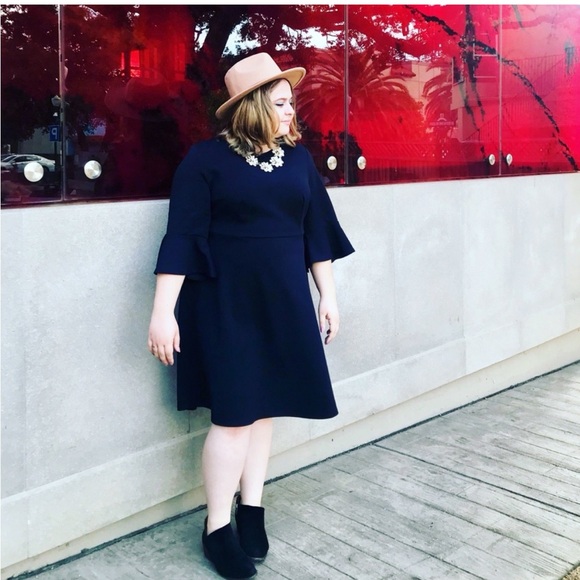 DOROTHY PERKINS size 18W little black dress fit & flare with bell sleeves - Picture 2 of 2